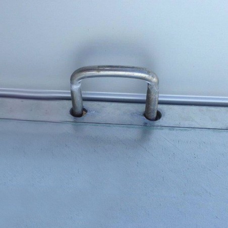 Anneau d'attache pour benne